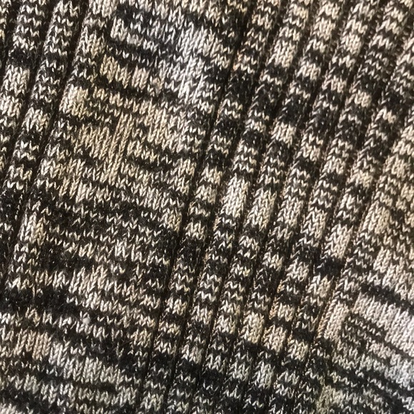 sweater - Picture 3 of 3